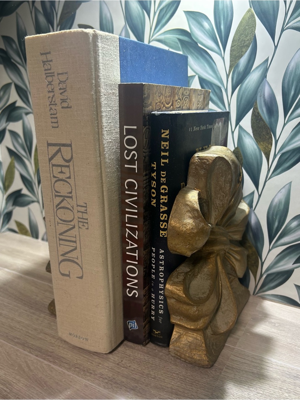 Vintage Syroco Wood Gold Ribbon Bow Bookend Set
